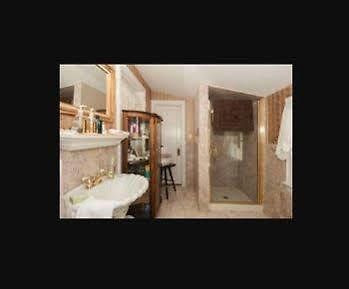 Lily House Bed And Breakfast Suffield Exterior photo
